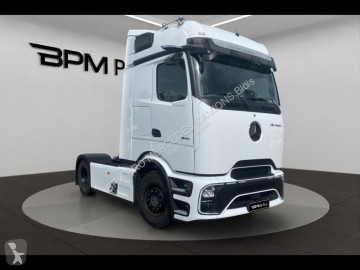 Traktor Mercedes