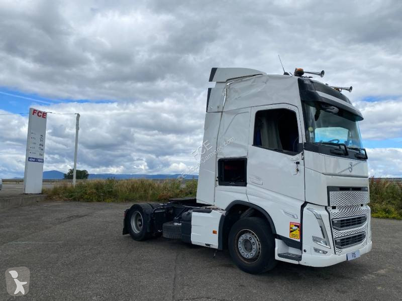 جرار Volvo