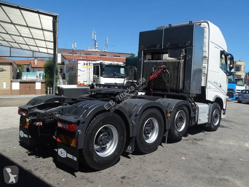 جرار Volvo