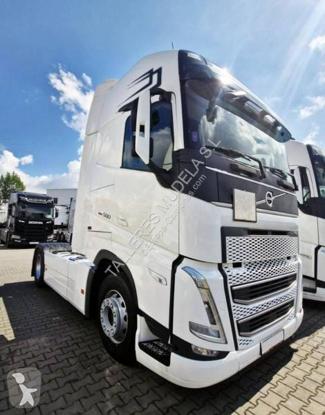 جرار Volvo