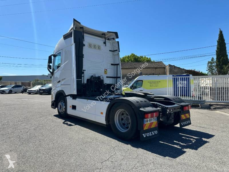 جرار Volvo