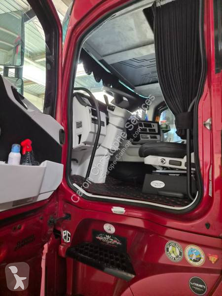 جرار Volvo