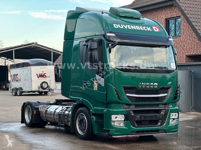 Iveco 460 NP 4x2 LNG tractor unit