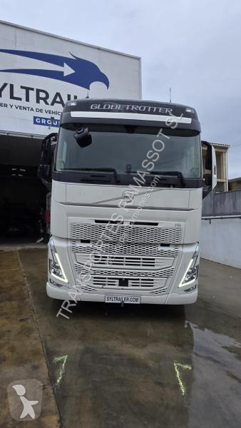 جرار Volvo