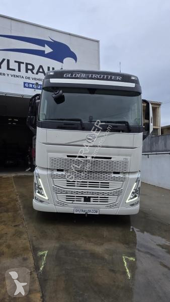 جرار Volvo
