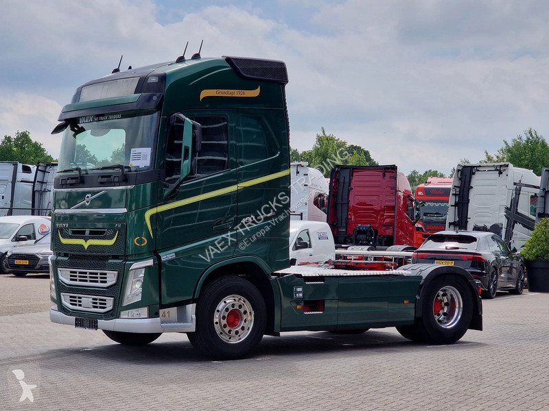 جرار Volvo 13460 Globetrotter 4x2 - ADR -...