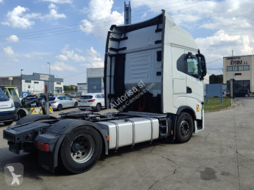 Cabeza tractora Iveco