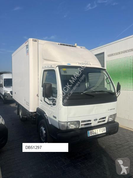 جرار Nissan CABSTAR 35.13 PARA HIELO