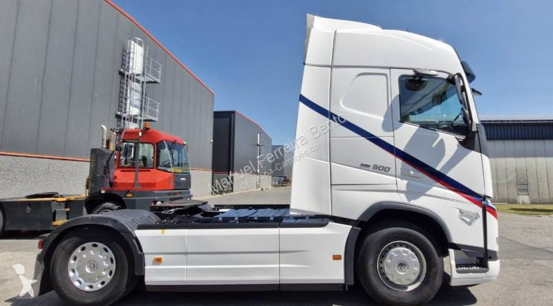 جرار Volvo