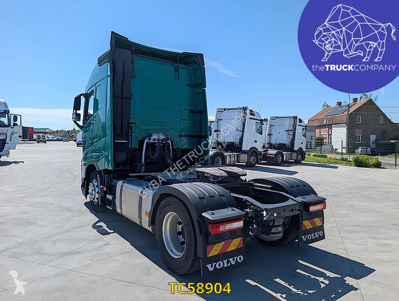 جرار Volvo 500