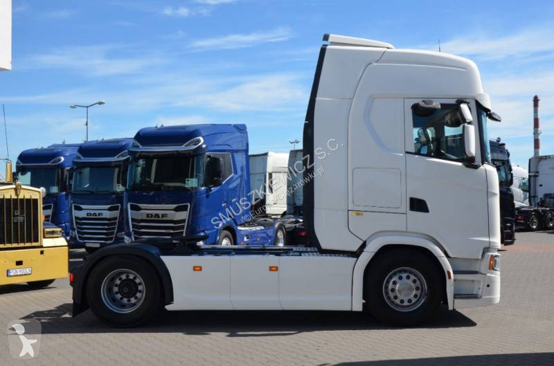 Влекач Scania