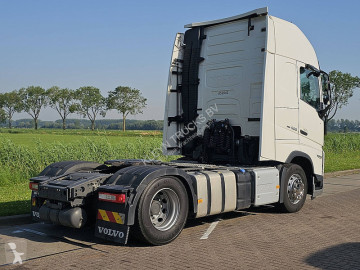 جرار Volvo