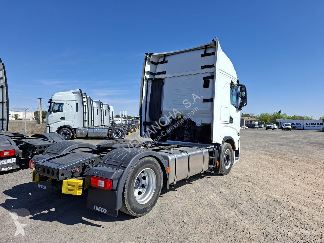 جرار Iveco Stralis AS440S49T/P