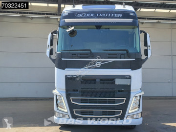جرار Volvo