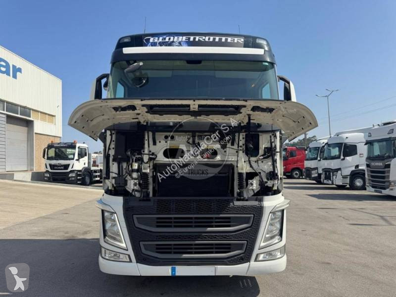 جرار Volvo