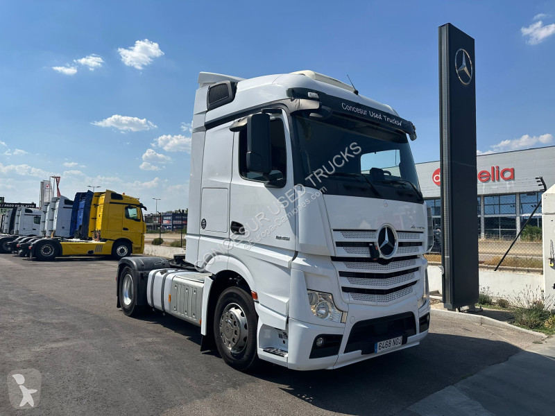 Tracteur Mercedes  1845 LS