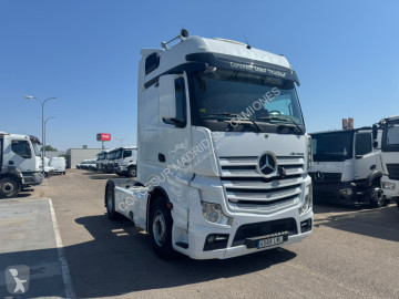 Cabeza tractora Mercedes