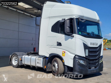 Traktor Iveco