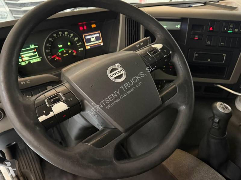 جرار Volvo