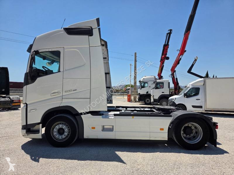 جرار Volvo