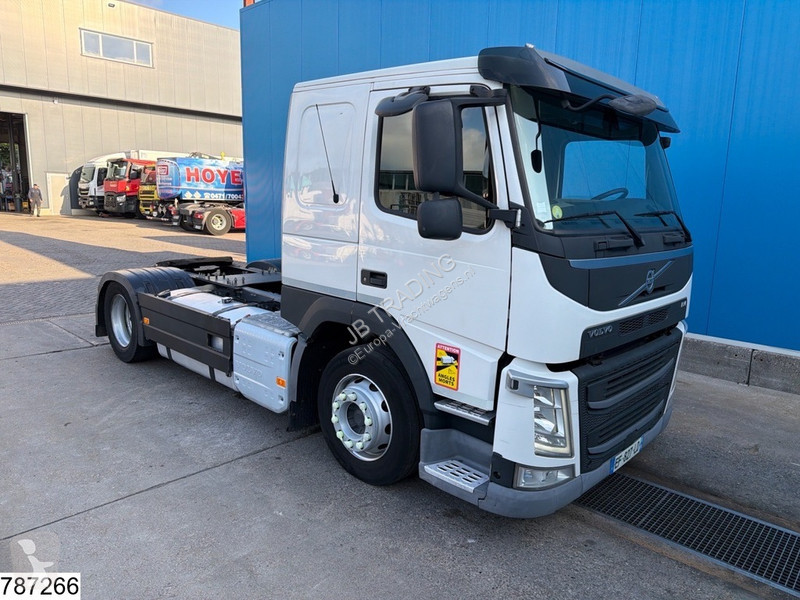 جرار Volvo 460 EURO 6, PTO, Lohr