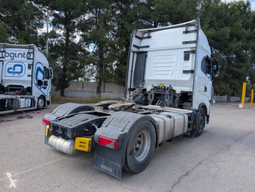 Влекач Iveco S-WAY 510