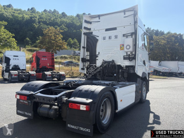 Влекач Renault T-High