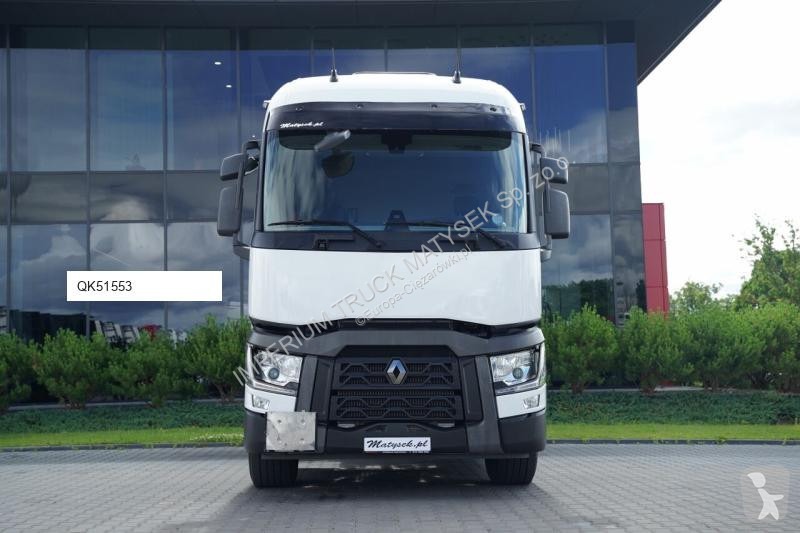 Влекач Renault T 520