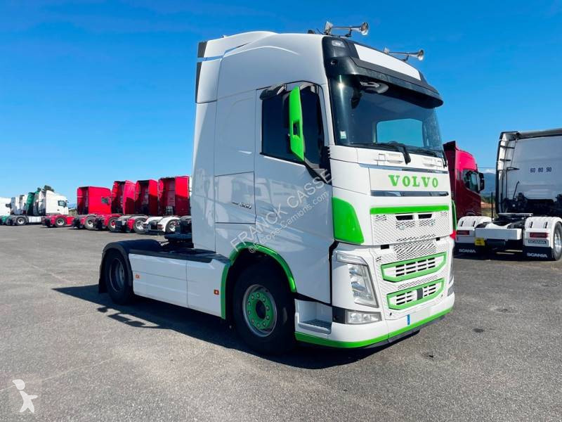 جرار Volvo