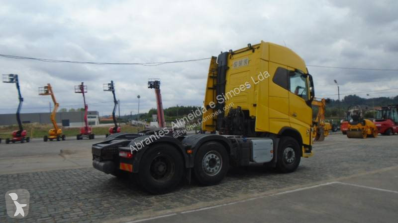 جرار Volvo