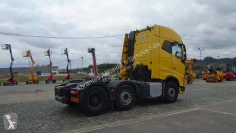 Влекач Volvo FH16 650