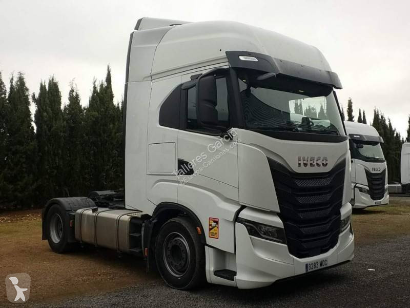 Traktor Iveco