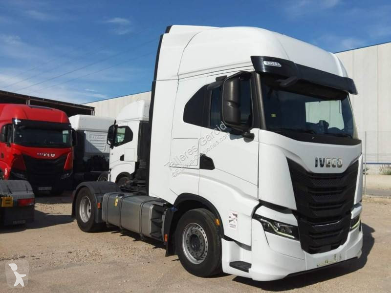 Ťahač Iveco