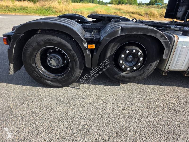 جرار Volvo