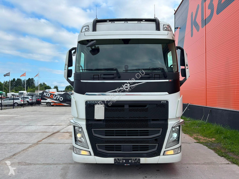 جرار Volvo 6x2 GLOBE XL / DOUBLE BOGIE