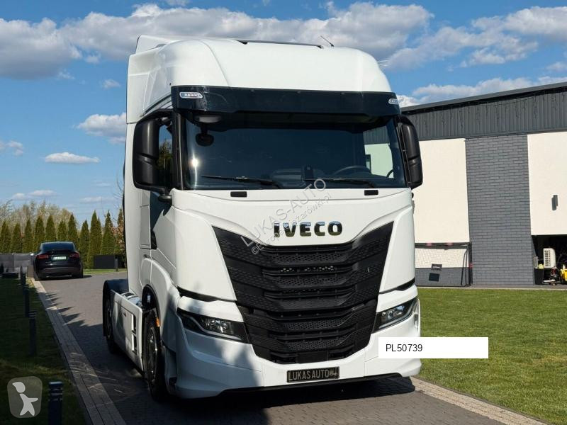 جرار Iveco 530 RETARDER TWO FRIGDE