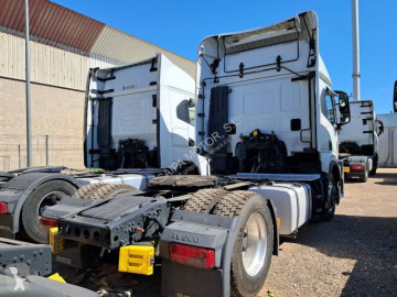 Влекач Iveco S-WAY 460