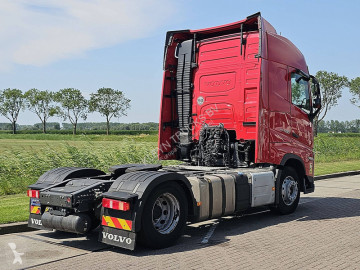 جرار Volvo