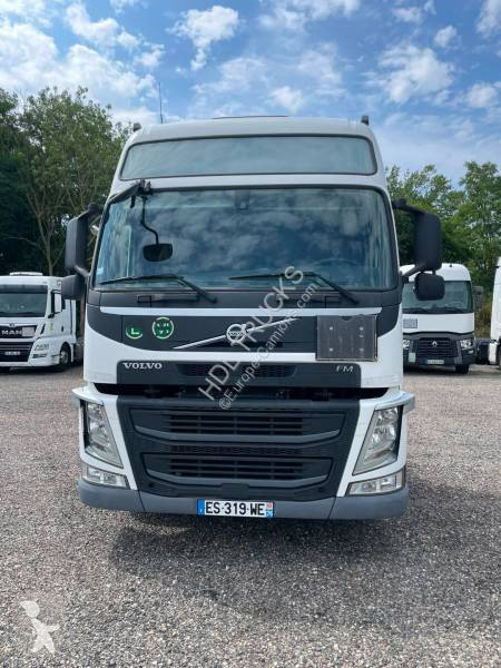 جرار Volvo