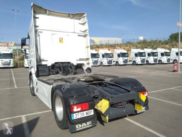 Cabeza tractora DAF
