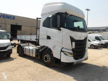 Cabeza tractora Iveco