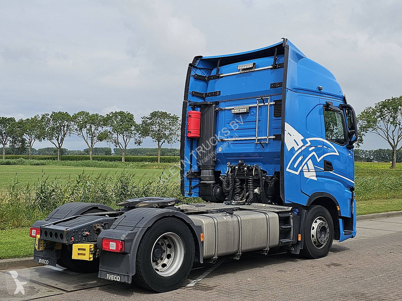 جرار Iveco AS440S49