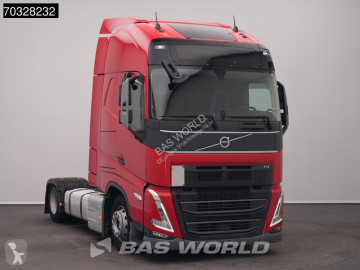 جرار Volvo