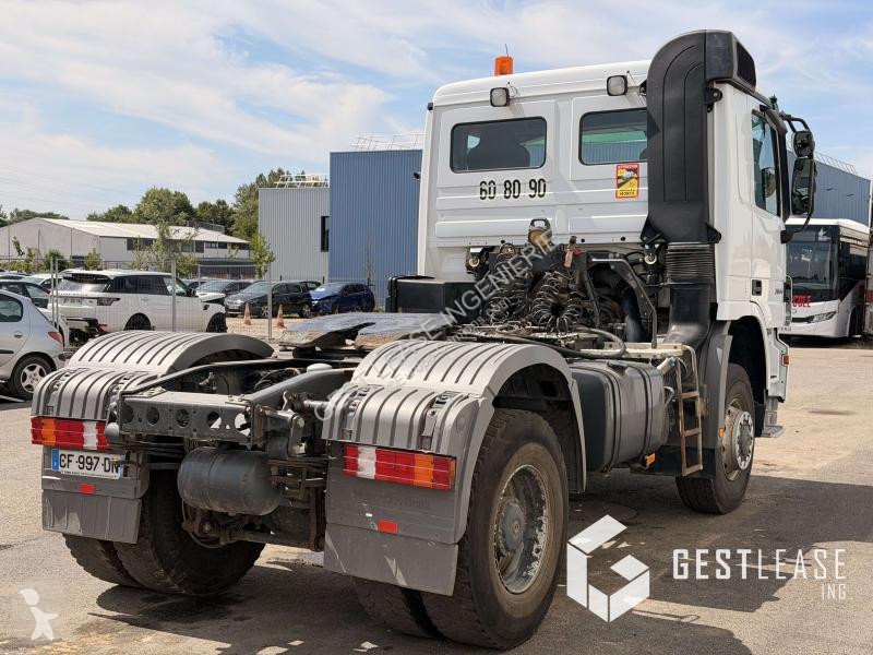 جرار Mercedes 2044