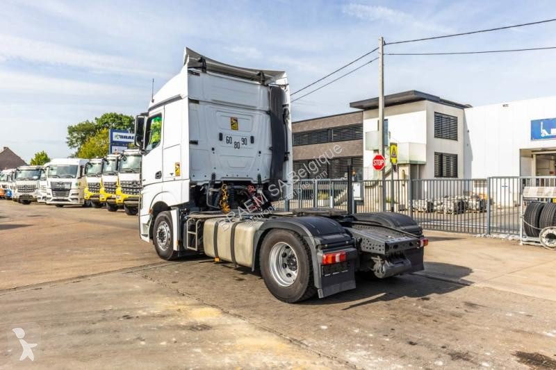 Tracteur Mercedes 1845 LS