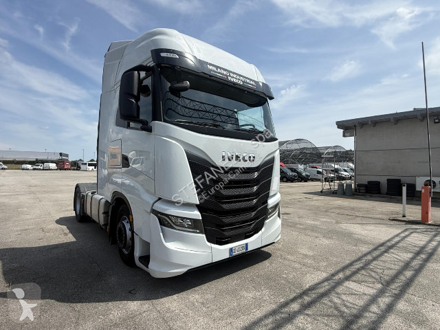 جرار Iveco S-WAY MY 19 AS440S51T/P