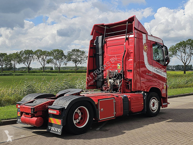 جرار Volvo 420 LNG GAS