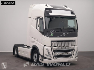 جرار Volvo