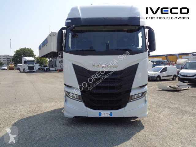 جرار Iveco S-WAY AS440S49T/P