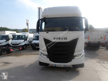 Cabeza tractora Iveco
